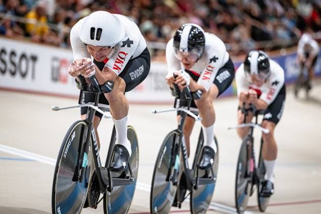 POOT Mats, VOGEL Alex, TAPPEINER Pascal, BOGLI Noah: UCI Track cycling, Rad, Radsport, Bahnrad, Bahn World Championships 2025 POOT Mats - VOGEL Alex - TAPPEINER Pascal - BOGLI Noah ( SUI ) Switzerland Querformat - quer - horizontal - Landscape - Event Veranstaltung: UCI Track Cycling World Championships 2025 - Category Kategorie: Cycling - Track Cycling World Championships - Elite Men - Location Ort: South America Chile - Santiago de Chile - Velodromo Parque Penalolen Instituto - Discipline: Team Pursuit - Distance: 4000 m - Date Datum: 22.10.2025 Wednesday Day 1 -
