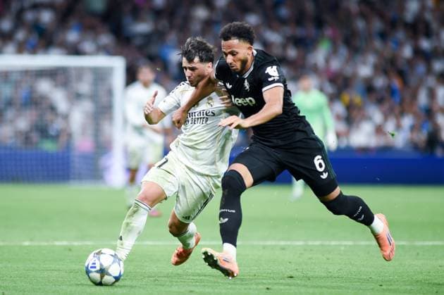 (251023) -- MADRID, Oct. 23, 2025 -- Brahim Diaz (L) of Real Madrid vies with Lloyd Kelly of Juventus during the UEFA Champions League football match between Real Madrid and Juventus, at Santiago Bernabeu Stadium, Madrid, Spain, on Oct. 22, 2025. (Photo by Xinhua) (SP)SPAIN-MADRID-FOOTBALL-UEFA CHAMPIONS LEAGUE-REAL MADRID VS JUVENTUS GustavoxValiente 