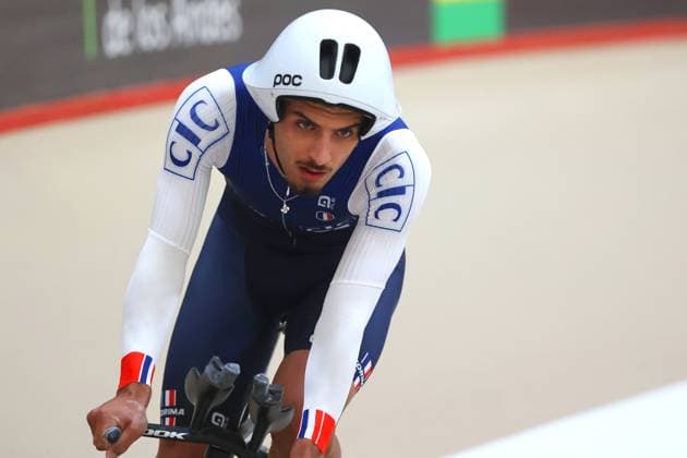 Ciclismo, Mundial de Ciclismo de Pista Tissot UCI 2025 Fecha 1, Mundial de Ciclismo de Pista 2025 El ciclista de Francia es fotografiado durante el Mundial de Ciclismo de Pista disputado en el Velodromo Parque Penalolen de Santiago, Chile. 22 10 2025 Dragomir Yankovic Photosport Cycling, Tissot UCI Track cycling, Rad, Radsport, Bahnrad, Bahn World Championship, WM, Weltmeisterschaft 2025 First turn, 2025 Track world championship France™s team is pictured during Track Cycling World Championship 2025 at the Velodromo Parque Penalolen in Santiago, Chile. 22 10 2025 Dragomir Yankovic Photosport Mundial de Ciclismo de Pista Tissot UCI 2025