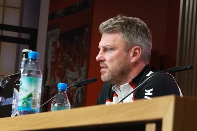 1. FC Köln 1. FC Köln, Pressekonferenz zum Auswärtsspiel in Dortmund, Lukas Kwasniok (1. FC Köln). 23.10.2025, Bild: