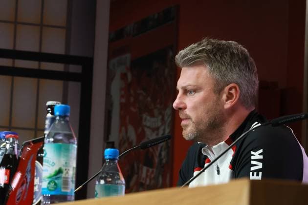 1. FC Köln 1. FC Köln, Pressekonferenz zum Auswärtsspiel in Dortmund, Lukas Kwasniok (1. FC Köln). 23.10.2025, Bild: