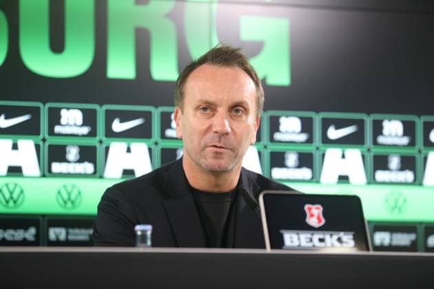 VfL PK Wolfsburg, 23.10.2025, FUßBALL - VfL Wolfsburg, Pressekonferenz vor dem Spiel gegen HSV, 1. Bundesliga, Saison 2024 25. Sportdirektor Sebastian Szindzielorz (VfL Wolfsburg) Wolfsburg