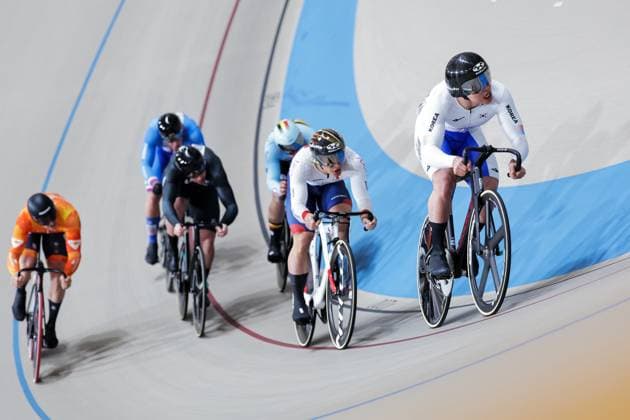 2025 Tissot UCI Track World Championships Picture by Alex Whitehead SWpix.com - 23 10 2025 - Cycling - 2025 Tissot UCI Track World Championships - Velodromo PenalolÃ n, Santiago, Chile - Men™s Keirin - First Round - Heat Two - Taeho Choi (Korea) Copyright: x xSWpix.comx(t axPhotographyxHubxLtd)xAlexxWhitehead SWpix.comx SWP-3030-10622