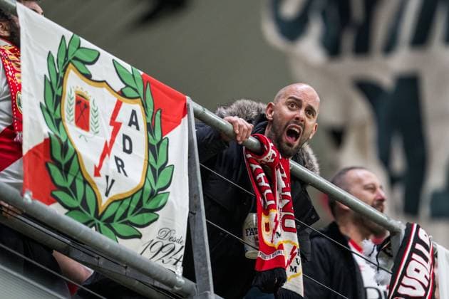251023 A fan of Rayo Vallecano during the UEFA Conference League football match between Häcken and Rayo Vallecano on October 23, 2025 in Gothenburg. Photo: Mathias Bergeld BILDBYRAN kod MB MB1226 fotboll football soccer fotball uefa conference league conference league häcken rayo vallecano bbeng publik Copyright: MATHIASxBERGELD BB251023MB023