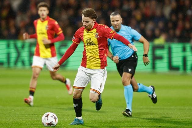 DEVENTER , 23-10-2025 , Stadium De Adelaarshorst , season 2025 2026 , UEFA Europa League League phase . match between Go Ahead Eagles and Aston Villa, Picture shows GA Eagles player Jakob Breum Go Ahead Eagles - Aston Villa  x31654175x Copyright: