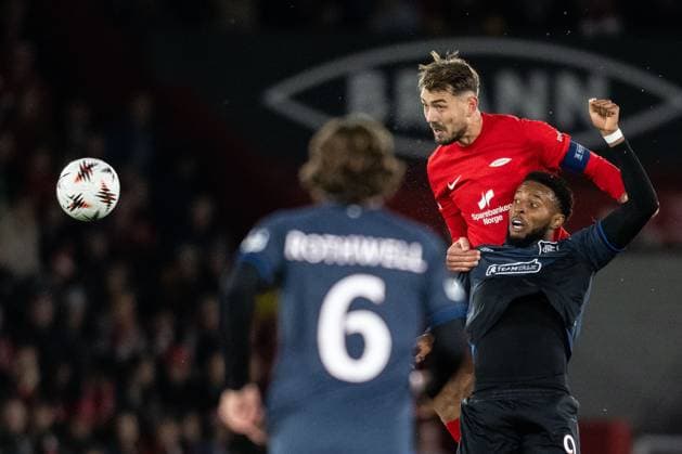 251023 Fredrik Pallesen Knudsen of Brann and Youssef Chermiti of Rangers during the UEFA Europa League football match between Brann and Rangers on October 23, 2025 in Bergen. Photo: Marius Simensen BILDBYRAN COP 238 MM0046 fotboll football soccer fotball uefa europa league brann - rangers bbeng Copyright: MARIUSxSIMENSEN BB251023BB609