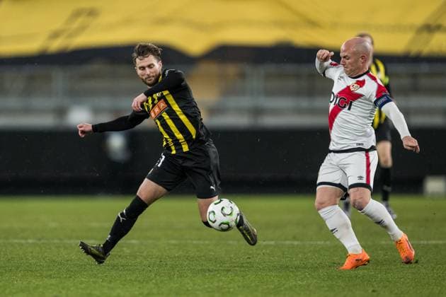 251023 Adam Lundkvist of Häcken and Isi Palazon of Rayo Vallecano during the UEFA Conference League football match between Häcken and Rayo Vallecano on October 23, 2025 in Gothenburg. Photo: Mathias Bergeld BILDBYRAN kod MB MB1226 fotboll football soccer fotball uefa conference league conference league häcken rayo vallecano bbeng Copyright: MATHIASxBERGELD BB251023MB025