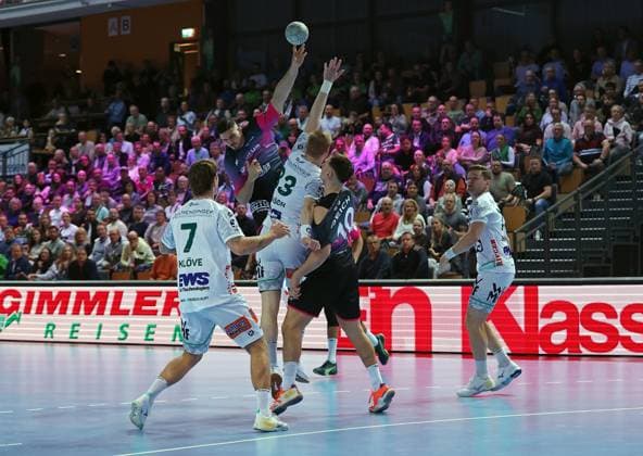 23.10.2025, xovx, Handball Daikin Handball Bundesliga, HSG Wetzlar - FRISCH AUF! Göppingen v.l. Victor Klöve (Frisch Auf! Göppingen), Stefan Cavor (HSG Wetzlar), Ymir Örn Gislason (Frisch Auf! Göppingen), Josip Simic (HSG Wetzlar), David Schmidt (Frisch Auf! Göppingen) Wetzlar Buderus-Arena Hessen Deutschland (DE)