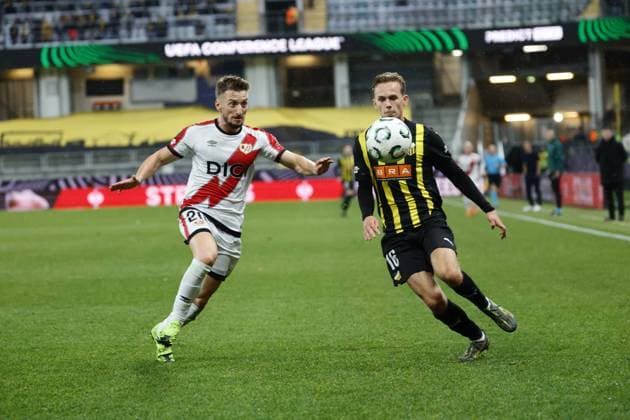 GOTHENBURG, SWEDEN 20251023 Rayo Vallecano s Ivan Balliu against Häcken s Pontus Dahbo during the Conference League soccer match between BK Häcken and Rayo Vallecano at Gamla Ullevi in Gothenburg, Sweden on October 23, 2025. GÖTEBORG SWEDEN x9200x