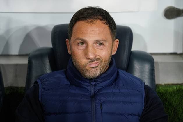 Fenerbahce v Stuttgart - UEFA Europa League ISTANBUL, TURKIYE - OCTOBER 23: Head coach Domenico Tedesco of Fenerbahce is seen ahead of the UEFA Europa League Week 3 football match between Fenerbahce and Stuttgart at Chobani Stadium in Istanbul, Turkiye, on October 23, 2025. Cemal Yurttas Anadolu Istanbul Turkey. Editorial use only. Please get in touch for any other usage.  Copyright: x2025xAnadoluxCemalxYurttasx
