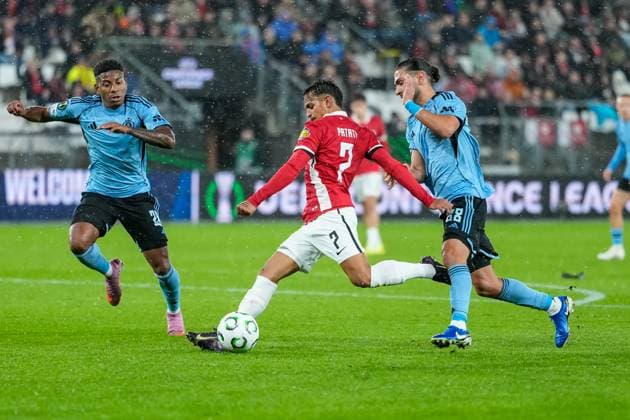 2025-10-23 AZ Alkmaar v Slovan Bratislava - UEFA Conference League 2025 26 League Phase MD2 ALKMAAR, NETHERLANDS - OCTOBER 23: Weslley Patati of AZ Alkmaar shoots at goal during the UEFA Conference League 2025 26 League Phase MD2 match between AZ Alkmaar and Slovan Bratislava at AFAS Stadion on October 23, 2025 in Alkmaar, Netherlands. Alkmaar AFAS Stadion Netherlands Content not available for redistribution in The Netherlands directly or indirectly through any third parties. Copyright: xEdxvanxdexPolx