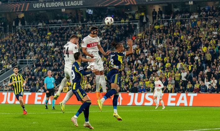 Istanbul , Europa League Fenerbahce Istanbul vs. VfB Stuttgart , mitte: Luca Jaquez ( VfB )