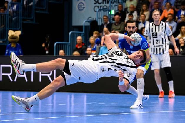 Gummersbach: HBL- 25 26 - VfL Gummersbach - THW Kiel Lukas Laube (THW Kiel) Gummersbach Schwalbe Arena Deutschland *** Gummersbach HBL 25 26 VfL Gummersbach THW Kiel Lukas Laube THW Kiel Gummersbach Schwalbe Arena Germany