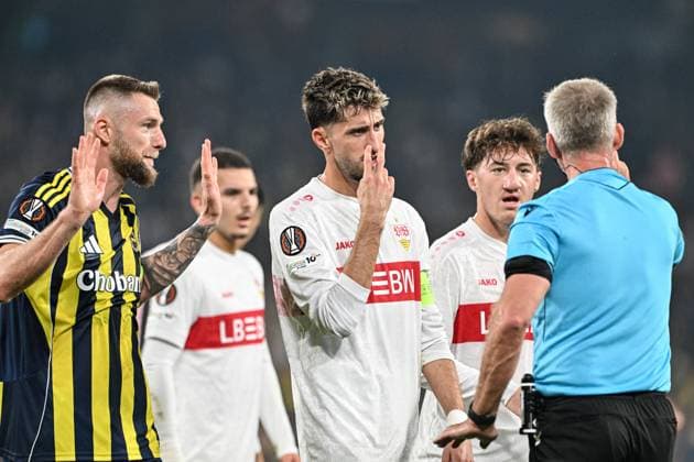 Fenerbahce v Stuttgart - UEFA Europa League ISTANBUL, TURKIYE - OCTOBER 23: Milan Skriniar (37) of Fenerbahce reacts during the UEFA Europa League Week 3 football match between Fenerbahce and Stuttgart at Chobani Stadium in Istanbul, Turkiye, on October 23, 2025. Elif Öztürk Anadolu Istanbul Turkey. Editorial use only. Please get in touch for any other usage.  Copyright: x2025xAnadoluxElifxÖztürkx
