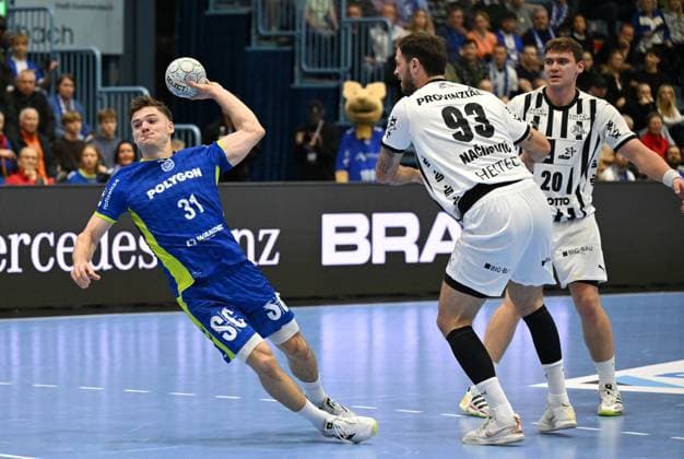 Kay Smits (VfL Gummersbach 31) hat sich gegen Veron Nacinovic (THW Kiel 93) durchgesetzt und kommt zum Wurf GER, VfL Gummersbach vs. THW Kiel, Handball, Daikin 1. Bundesliga, 10. Spieltag, Spielzeit 2025-2026, Schwalbe Arena Gummersbach, 23.10.2025 GER, VfL Gummersbach vs. THW Kiel, Handball, Daikin 1. Bundesliga, 10. Spieltag, Spielzeit 2025-2026, 23.10.2025 Gummersbach Copyright: xEibner-Pressefoto JuergenxAugstx EP_JAT