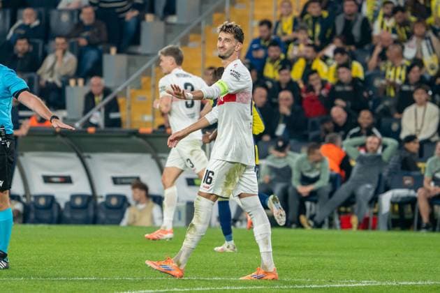 Atakan Karazor (VfB Stuttgart, 16), TUR, Fenerbahce Istanbul vs. VfB Stuttgart, Fussball, UEFA Europa League, Spieltag 3, Spielzeit 2025 2026, 23.10.2025, TUR, Fenerbahce Istanbul vs. VfB Stuttgart, Fussball, UEFA Europa League, Spieltag 3, Spielzeit 2025 2026, 23.10.2025, Istanbul Copyright: xEibner-Pressefoto EdwardxCheungx EP_ECG