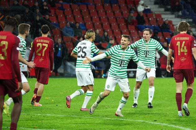 SOCCER - UEFA EL, RBS vs Ferencvaros SALZBURG,AUSTRIA,23.OCT.25 - SOCCER - UEFA Europa League, Red Bull Salzburg vs Ferencvaros Budapest. Image shows the rejoicing of scorer Kristoffer Zachariassen (Budapest).  GEPAxpictures xDavidxGeieregger