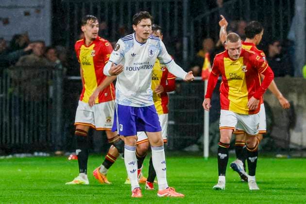 Victor Lindelöf of Aston Villa FC looks dejected after conceding his sides second goal Go Ahead Eagles v Aston Villa FC, UEFA Europa League 2025 26 League Phase MD3, Go Ahead Eagles v Aston Villa FC, Stadion De Adelaarshorst, October 23, 2025, Deventer, Netherlands.