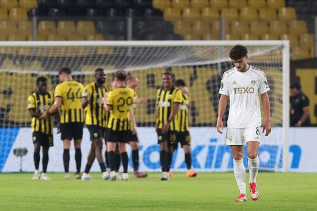 Dante Polvara of Aberdeen appears dejected after AEK score a fourth goal to make it 4-0 AEK Athens v Aberdeen, UEFA Conference League, Group Stage, Football, OPAP Arena, Athens, Greece - 23 Oct 2025Athens OPAP Arena Greece EDITORIAL USE ONLY No use with unauthorised audio, video, data, fixture lists, club league logos or live services. Online in-match use limited to 120 images, no video emulation. No use in betting, games or single club league player publications. Copyright: xCostasxBaltas Shutterstockx 15567740ax