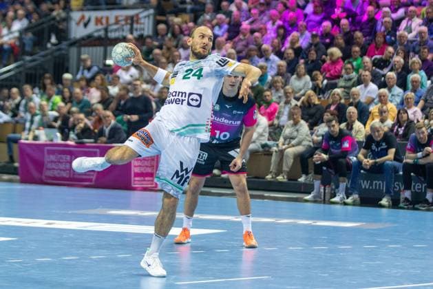 Marcel Schiller (Frisch Auf! Goeppingen, 24) beim 7-Meter GER, HSG Wetzlar vs FRISCH AUF! Goeppingen, Handball, 1. Bundesliga Herren, 10. Spieltag, Spielzeit 2025 2026, 23.10.2025 GER, HSG Wetzlar vs FRISCH AUF! Goeppingen, Handball, 1. Bundesliga Herren, 10. Spieltag, Spielzeit 2025 2026, 23.10.2025 Wetzlar Copyright: xEibner-Pressefoto GerhardxWingenx EP_GWR