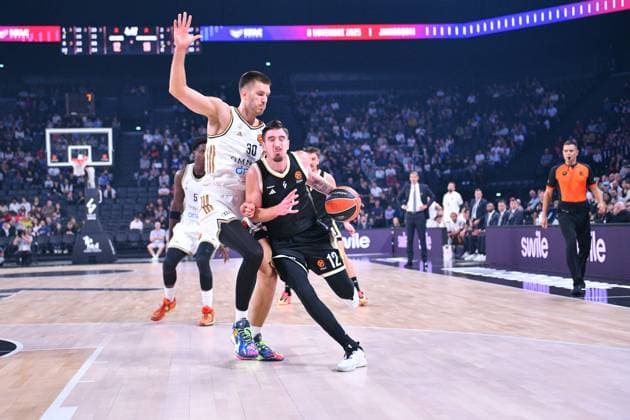 BASKETBALL - EUROLEAGUE - ASVEL v DUBAI october 23rd 2025 Cyril Lestage MAXPPP - Décines-Charpieu 23 10 2025 Nando De Colo from LDLC ASVEL during the Turkish Airlines EuroLeague basketball match between LDLC ASVEL and Dubai Basketball on 23 October 2025 at LDLC Arena in Décines-Charpieu near Lyon, France - Photo Cyril Lestage Décines-Charpieu France  Copyright: xMAXPPPxCyrilxLestagex CAL202510236999 CAL202510236999
