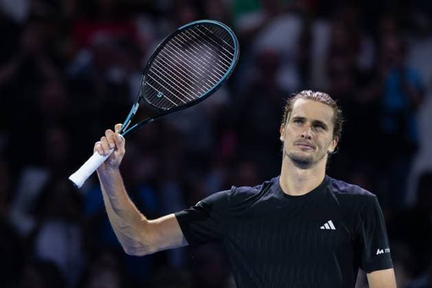Alexander Zverev (GER) winkt und bedankt sich bei den Zuschauern, Fans nach dem Sieg Tennis - ERSTE BANK OPEN 2025 - ATP, Tennis Herren 500 - Stadthalle - Wien - - Oesterreich - 23 October 2025. Copyright: xJuergenxHasenkopfx