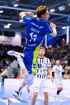 Gummersbach: HBL- 25 26 - VfL Gummersbach - THW Kiel Mathis Häseler Haeseler (Gummersbach) Gummersbach Schwalbe Arena Deutschland