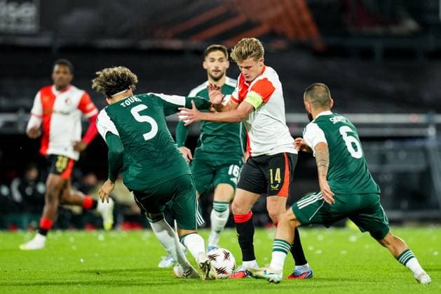 UEFA Europa League: Feyenoord v Panathinaikos F.C. Rotterdam - Ahmed Touba of Panathinaikos FC, Sem Steijn of Feyenoord, Manolis Siopis of Panathinaikos FC during the third match of the UEFA Europa League 2025 2026. The match is set between Feyenoord and Panathinaikos F.C. at Stadion Feijenoord De Kuip on 23 October 2025 in Rotterdam, The Netherlands. Copyright: xYannickxVerhoevenx