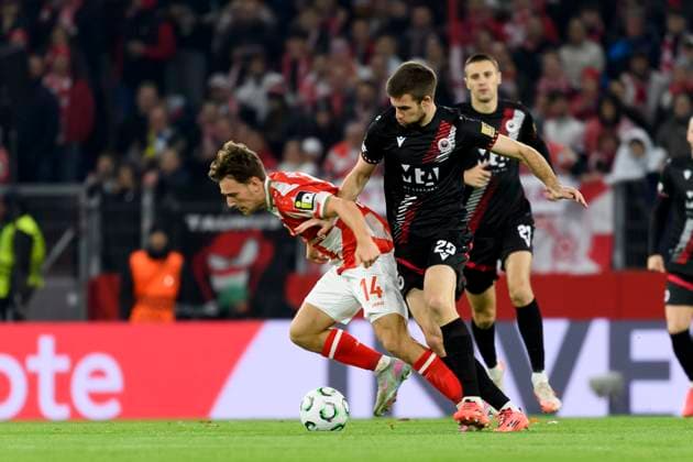 Nelson Weiper (1.FSV Mainz 05) und Mario Cuze (HSK Zrinjski Mostar) battle for the ball during the UEFA Conference League 2025 26 League Phase MD2 match between 1. FSV Mainz 05 and HSK Zrinjski Mostar at Mainz Arena on October 23, 2025 in Mainz, Germany. (Photo by Max Maiwald DeFodi Images) Nelson Weiper 1 FSV Mainz 05 and Mario Cuze HSK Zrinjski Mostar battle for the ball during the UEFA Conference League 2025 26 League Phase MD2 match between 1 FSV Mainz 05 and HSK Zrinjski Mostar at Mainz Arena on October 23, 2025 in Mainz, Germany Photo by Max Maiwald DeFodi Images