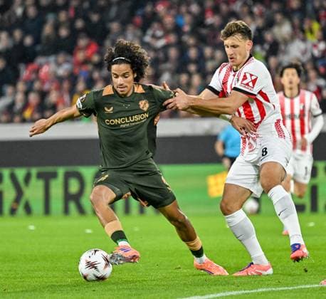 Gjivai Zechiel (FC Utrecht, 21), Maximilian Eggestein (SC Freiburg, 08) GER, SC Freiburg - FC Utrecht, Fussball, Europa League, 3. Spieltag, Saison 2025 2026, 23.10.2025 GER, SC Freiburg - FC Utrecht, Fussball, Europa League, 3. Spieltag, Saison 2025 2026, 23.10.2025 Freiburg Copyright: xEibner-Pressefoto ThomasxHessx EP_THS