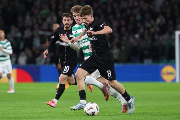 SOCCER - UEFA EL, Celtic vs Sturm GLASGOW,SCOTLAND,23.OCT.25 - SOCCER - UEFA Europa League, Celtic Glasgow vs SK Sturm Graz. Image shows Arne Engels (Celtic) and Filip Jan Rozga (Sturm).  GEPAxpictures xChrisxBauer