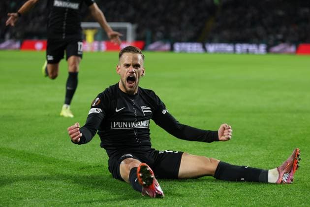 SOCCER - UEFA EL, Celtic vs Sturm GLASGOW,SCOTLAND,23.OCT.25 - SOCCER - UEFA Europa League, Celtic Glasgow vs SK Sturm Graz. Image shows the rejoicing of Tomi Horvat (Sturm).  GEPAxpictures xChrisxBauer