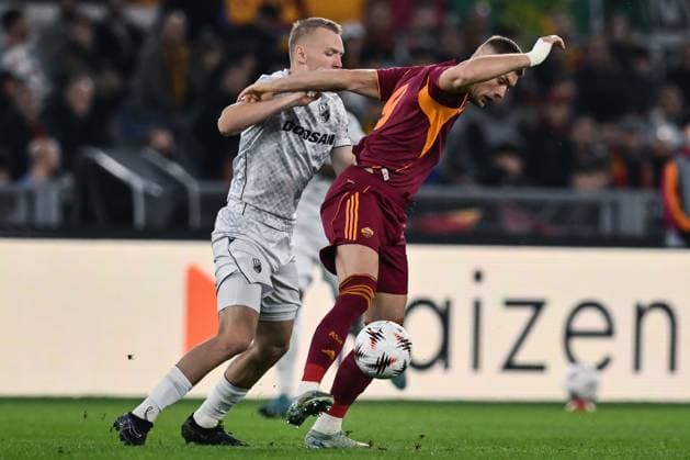 As Roma 23 10 2025 - Europa League Roma-Viktoria Plzen foto Antonello Sammarco Image nella foto: Karel Spacil-Artem Dovbyk 