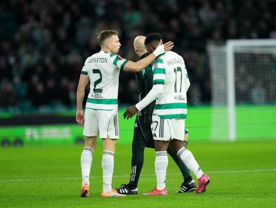 Kelechi Iheanacho of Celtic is consoled by team ate Alistair Johnston as he walks off injured in 3rd minute of the match to be replaced by Johnny Kenny of Celtic. Celtic v Sturm Graz, UEFA Europa League, Group Stage, Football, Celtic Park, Glasgow, Scotland, UK - 23 Oct 2025Glasgow Celtic Park United Kingdom EDITORIAL USE ONLY No use with unauthorised audio, video, data, fixture lists, club league logos or live services. Online in-match use limited to 120 images, no video emulation. No use in betting, games or single club league player publications. Copyright: xStuartxWallace Shutterstockx 15567786ab