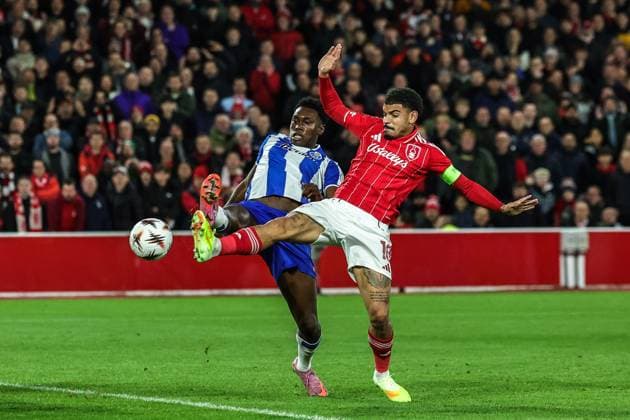 UEFA Europa League Matchday 3 of 8 Nottingham Forest v Porto Morgan Gibbs-White of Nottingham Forest takes a shot on goal during the UEFA Europa League Matchday 3 of 8 Nottingham Forest vs Porto at City Ground, Nottingham, United Kingdom, 23rd October 2025 (Photo by Mark Cosgrove News Images) Nottingham City Ground Nottinghamshire United Kingdom Copyright: xMarkxCosgrove NewsxImagesx