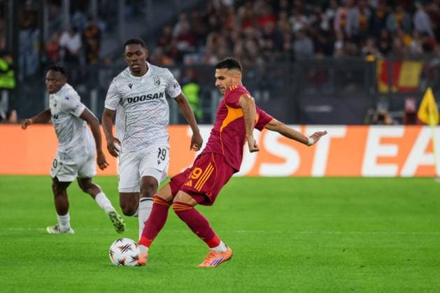 Roma vs Viktoria Plzen Zeki Celik (AS Roma) During the 2025 26 Europa League football match between Roma and Viktoria Plzen on October 23, 2025, at the Stadio Olimpico in Rome. Photo: Roma stadio Olimpico Roma Italia Copyright: xFABIOxSASSOxFabioxSassox roma victoria plzen2025_10_23Fabio Sasso9436