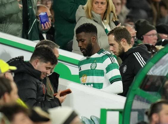 Kelechi Iheanacho of Celtic walks off injured in 3rd minute of the match to be replaced by Johnny Kenny of Celtic. Celtic v Sturm Graz, UEFA Europa League, Group Stage, Football, Celtic Park, Glasgow, Scotland, UK - 23 Oct 2025Glasgow Celtic Park United Kingdom EDITORIAL USE ONLY No use with unauthorised audio, video, data, fixture lists, club league logos or live services. Online in-match use limited to 120 images, no video emulation. No use in betting, games or single club league player publications. Copyright: xStuartxWallace Shutterstockx 15567786af