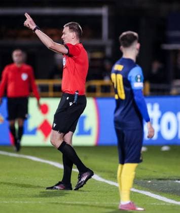 UEFA Europa Conference League Group Phase, Tallaght Stadium, Dublin 23 10 2025 Shamrock Rovers vs NK Celje Referee OndÅ™ej Berka overturns Celje™s first goal Referee OndÅ™ej Berka overturns Celje™s first goal 23 10 2025  Copyright: x INPHO NickxElliottx JJJJ9808