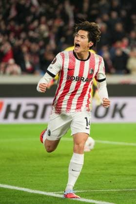 UEFA Europa League: SC Freiburg vs FC Utrecht, 24.09.2025 Yuito Suzuki (SC Freiburg, 14) celebrating his goal to make it 1–0 UEFA Europa League: SC Freiburg vs FC Utrecht, Europa-Park-Stadion, 24.09.2025 *** UEFA Europa League SC Freiburg vs FC Utrecht, 24 09 2025 Yuito Suzuki SC Freiburg, 14 celebrating his goal to make it 1-0 UEFA Europa League SC Freiburg vs FC Utrecht, Europa Park Stadion, 24 09 2025 Copyright: xBEAUTIFULxSPORTS Boscox