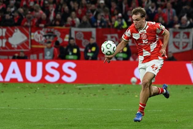 23.10.2025, xsltx, Fussball UEFA Conference League, FSV Mainz 05 - HSK Zrinjski Mostar v.l. Nelson Weiper (FSV Mainz 05) (DFL DFB REGULATIONS PROHIBIT ANY USE OF PHOTOGRAPHS as IMAGE SEQUENCES and or QUASI-VIDEO) Mainz