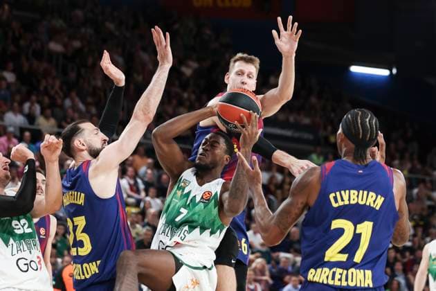 October 23, 2025, Barcelona, Barcelona, Spain: Moses Wright of Zalgiris Kaunas and Jan Vesely of FC Barcelona, Barca in action during the Turkish Airlines Euroleague 2025 26 League Phase MD6 match played between FC Barcelona and Zalgiris Kaunas at Palau Blaugrana on October 23, 2025 in Barcelona, Spain. Barcelona Spain - ZUMAa181 20251023_zaa_a181_105 Copyright: xJavierxBorregox