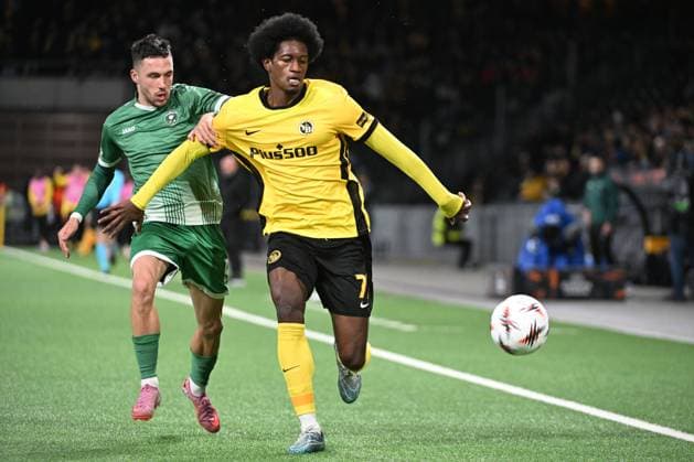 BERN, SWITZERLAND - OCTOBER 23: Stanislav Ivanov of Ludogorets l) against Joel Monteiro of Young Boys r) during the UEFA Europa League 2025 26 League Phase MD3 match between BSC Young Boys and PFC Ludogorets 1945 at Stadion Wankdorf on October 23, 2025 in Bern, Switzerland. Bern Stadion Wankdorf Bern Switzerland Copyright: xJustPictures.ch ManuelxWinterbergerx jp-en-EuSpIm-MWI_4319