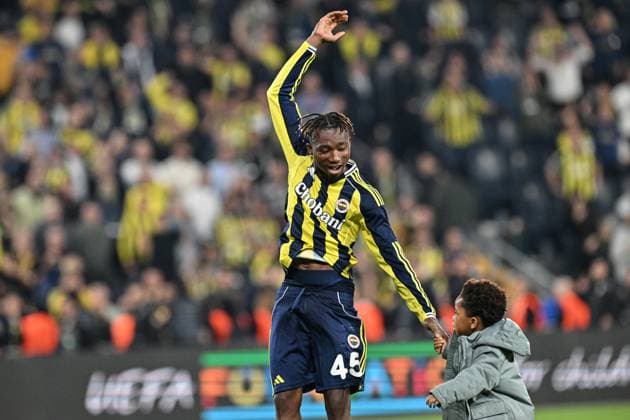 Fenerbahce v Stuttgart - UEFA Europa League ISTANBUL, TURKIYE - OCTOBER 23: Dorgeles Nene of Fenerbahce celebrates after winning the UEFA Europa League Week 3 match between Fenerbahce and Stuttgart at Chobani Stadium in Istanbul, Turkiye, on October 23, 2025. Elif Ozturk Anadolu Istanbul Turkey. Editorial use only. Please get in touch for any other usage.  Copyright: x2025xAnadoluxElifxOzturkx