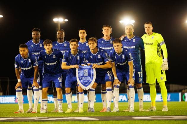 Lech Poznan team seen during UEFA Conference League league phase game between team of Lincoln Red Imps and Lech Poznan (Maciej Rogowski Ball Raw Images) Gibraltar Europa Sports Comples Gibraltar Copyright: xMaciejxRogowskix maciejrogowski_lincolnlech25_26-17
