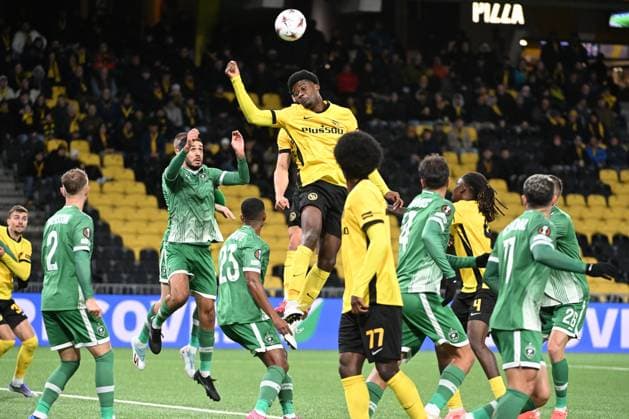 BERN, SWITZERLAND - OCTOBER 23: Chris Bedia of Young Boys c) in action during the UEFA Europa League 2025 26 League Phase MD3 match between BSC Young Boys and PFC Ludogorets 1945 at Stadion Wankdorf on October 23, 2025 in Bern, Switzerland. Bern Stadion Wankdorf Bern Switzerland Copyright: xJustPictures.ch ManuelxWinterbergerx jp-en-EuSpIm-MWI_4306