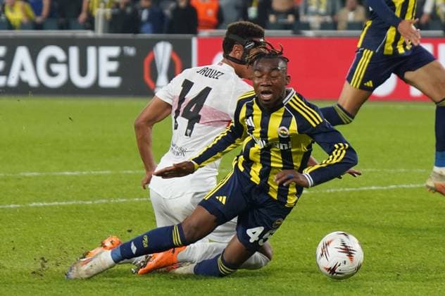 ISTANBUL, TURKEY - OCTOBER 23: Dorgeles Nene (44) of Fenerbahce SK and Luca Jaquez (14) of Stuttgart during the UEFA Europa League 2025 26 League Phase MD3 match between Fenerbahce SK and VfB Stuttgart at Chobani Stadium on October 23, 2025 in Istanbul, Turkey. Ä±STNBUL Turkey Copyright: xSeskimphotox Fbahce-Stuttgart-231025 (141)