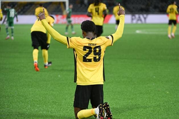 BERN, SWITZERLAND - OCTOBER 23: Chris Bedia of Young Boys celebrating his goal 3:1 during the UEFA Europa League 2025 26 League Phase MD3 match between BSC Young Boys and PFC Ludogorets 1945 at Stadion Wankdorf on October 23, 2025 in Bern, Switzerland. Bern Stadion Wankdorf Bern Switzerland Copyright: xJustPictures.ch ManuelxWinterbergerx jp-en-EuSpIm-MWI--4430