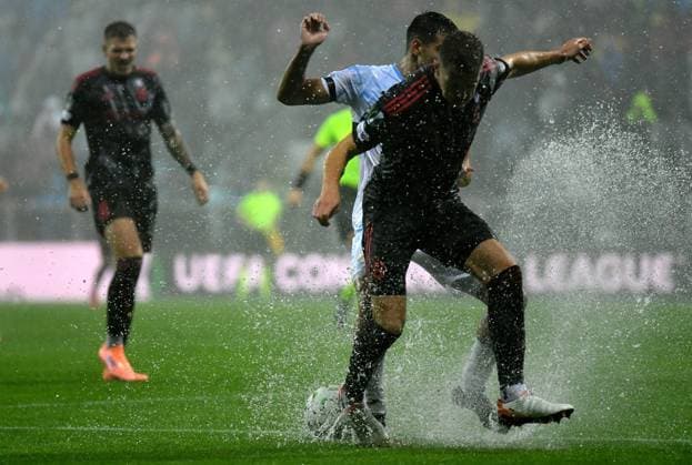 Croatia, Rijeka, 231025. Rujevica Stadium. UEFA Conference League 2nd round match Rijeka - Sparta Prague. In the photo: players on the flooded pitch. Photo: Damir Skomrlj CROPIX Copyright: xxDamirxSkomrljx rijeka_sparta9-231025