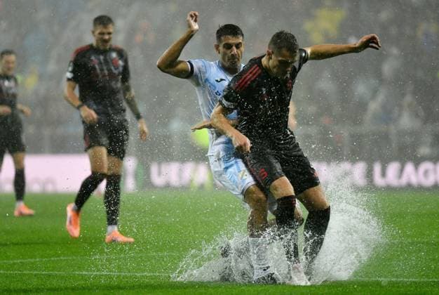 Croatia, Rijeka, 231025. Rujevica Stadium. UEFA Conference League 2nd round match Rijeka - Sparta Prague. In the photo: players on the flooded pitch. Photo: Damir Skomrlj CROPIX Copyright: xxDamirxSkomrljx rijeka_sparta10-231025