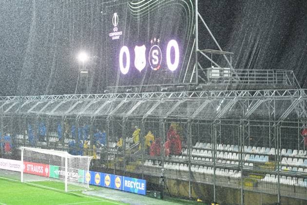 Croatia, Rijeka, 231025. Rujevica Stadium. UEFA Conference League 2nd round match Rijeka - Sparta Prague. In the photo: the match was stopped due to rain. Photo: Damir Skomrlj CROPIX Copyright: xxDamirxSkomrljx rijeka_sparta20-231025